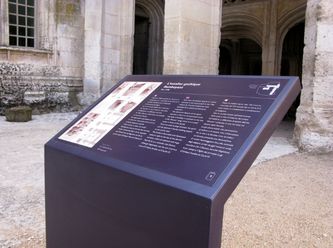 Totems & panneaux d'information extérieurs | Châteaudun (29)